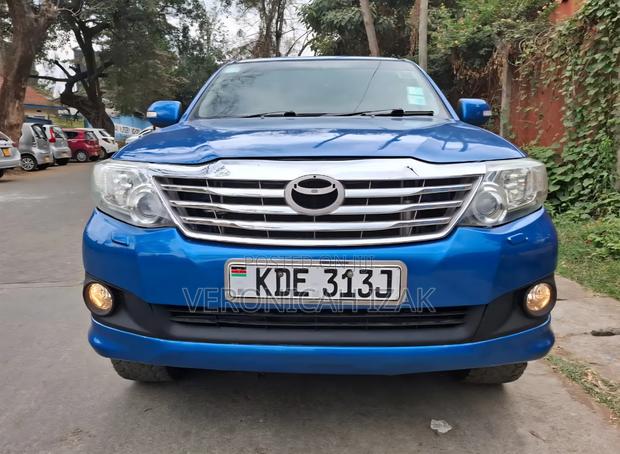 Toyota Fortuner 2012 Blue
