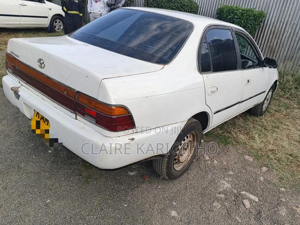 Toyota Corolla G-Touring 2003 White