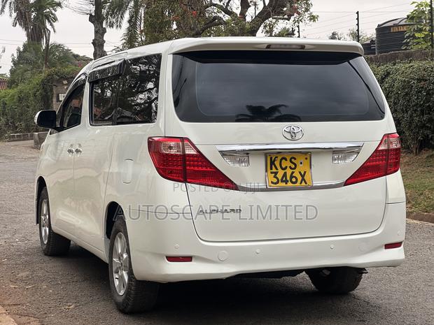 Toyota Alphard 2011 Pearl