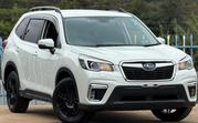 Subaru Forester Premium AWD 2019 White for sale