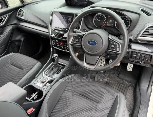 Subaru Forester Premium AWD 2019 White