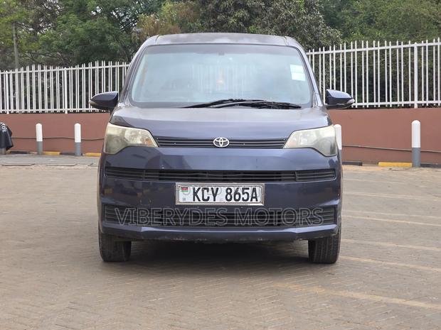 Toyota Spade 2013