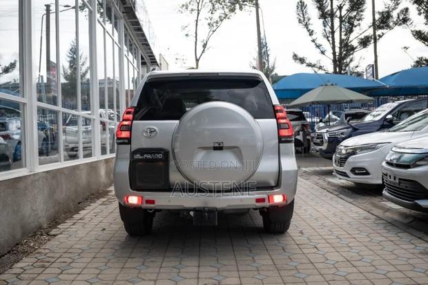 Toyota Land Cruiser Prado 3.0 190hp 2018 Silver