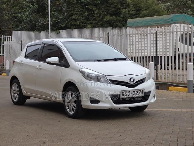 Toyota Vitz 2013 White