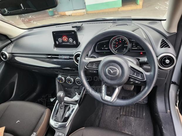Mazda 2 2019 Pearl