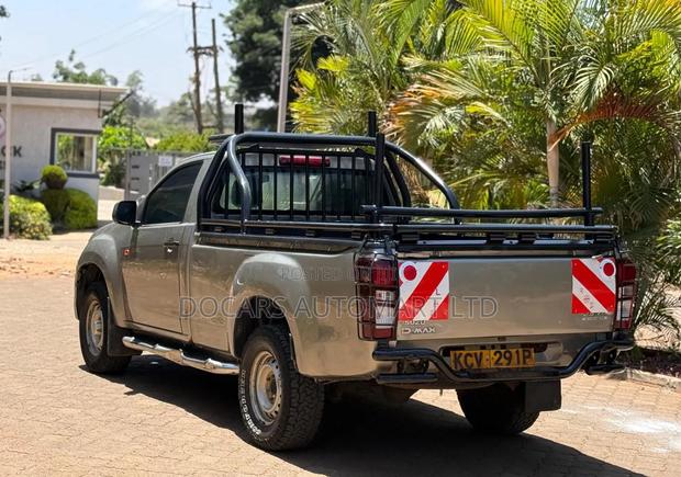 Isuzu D-MAX 2019 Gold