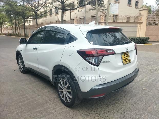 Honda Vezel 2015 White