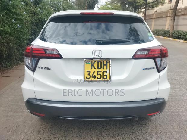 Honda Vezel 2015 White