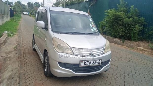 Mitsubishi Delica 2012 Silver