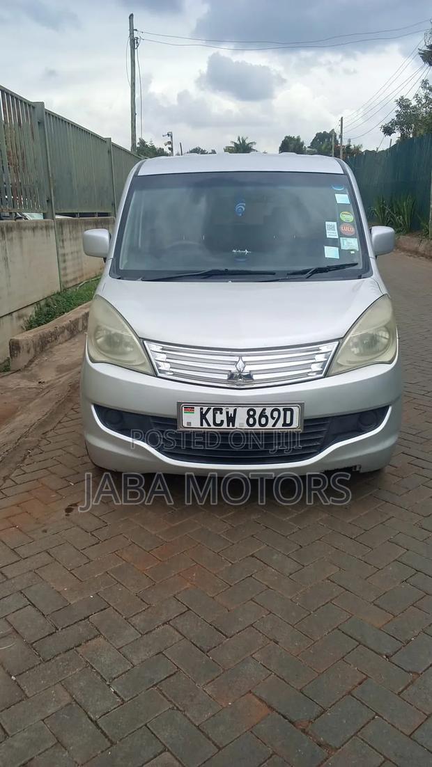 Mitsubishi Delica 2012 Silver