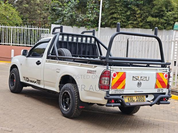 Isuzu D-MAX 2009 White