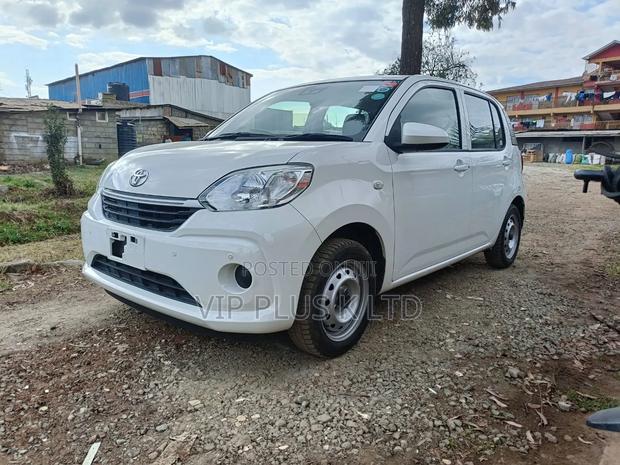 Toyota Passo 2019 White