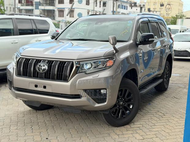 Toyota Land Cruiser Prado 2021 Gold
