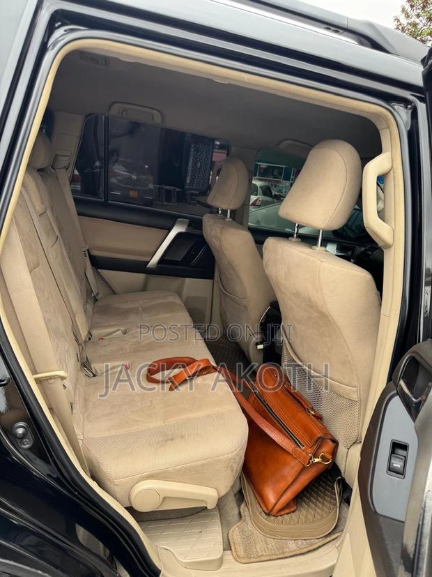 Toyota Land Cruiser Prado 2010 Black
