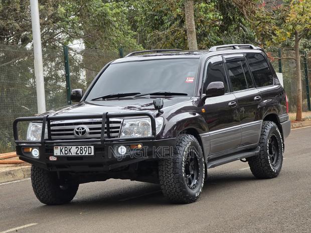 Toyota Land Cruiser Cygnus 4.7 2005 Burgundy