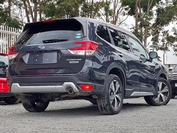 Subaru Forester 2019 Gray