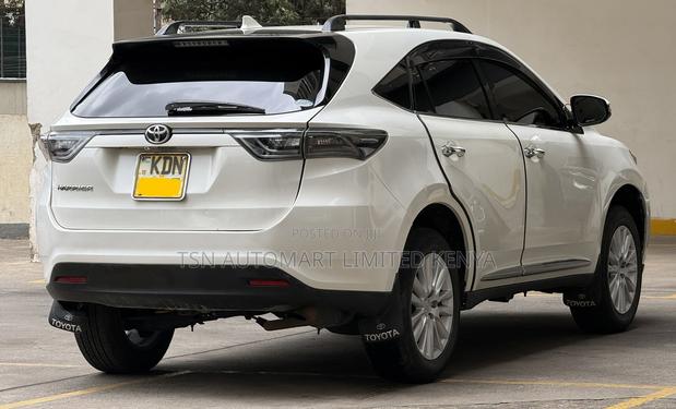 Toyota Harrier 2.0 2017 White