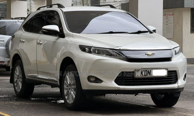 Toyota Harrier 2.0 2017 White