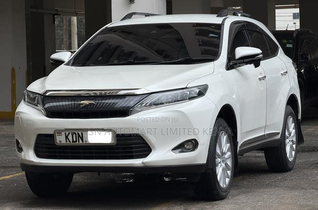 Toyota Harrier 2.0 2017 White