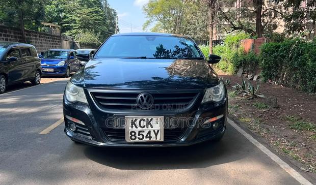 Volkswagen Passat 2010 Black