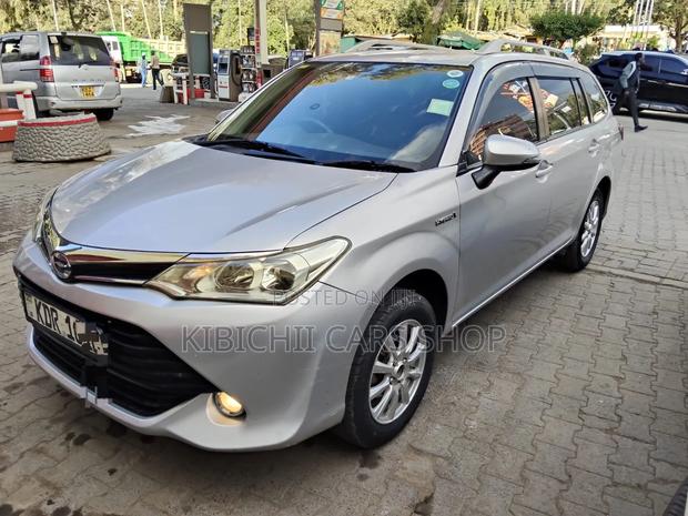 Toyota Corolla Fielder 1.5 Hybrid FWD 2017 Silver