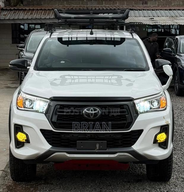 Toyota Hilux 2019 White