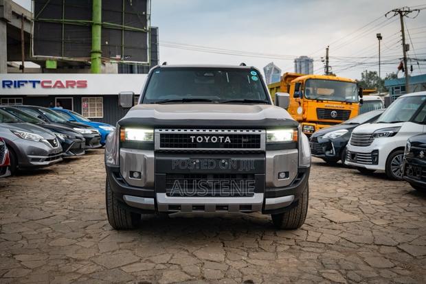 Toyota Land Cruiser Prado 2024 Silver