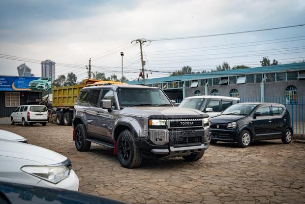 Toyota Land Cruiser Prado 2024 Silver