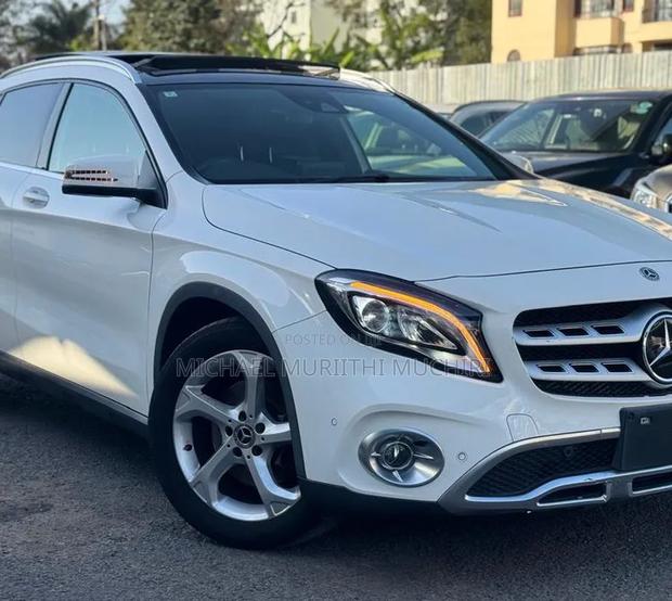 Mercedes-Benz GLA-Class 2019 White