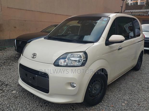 Toyota Porte 1.5 FWD 2019 Beige