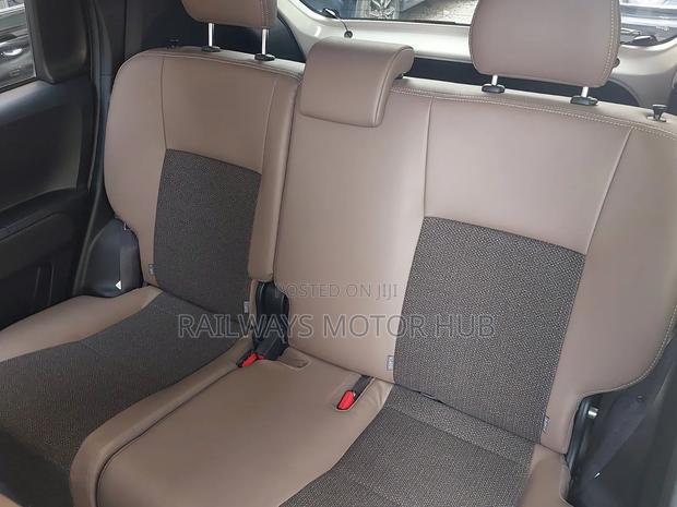 Toyota Porte 1.5 FWD 2019 Beige