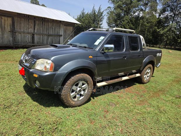 Nissan NP300 2015 Black
