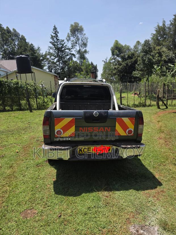 Nissan NP300 2015 Black