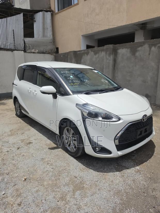 Toyota Sienta 2019 White