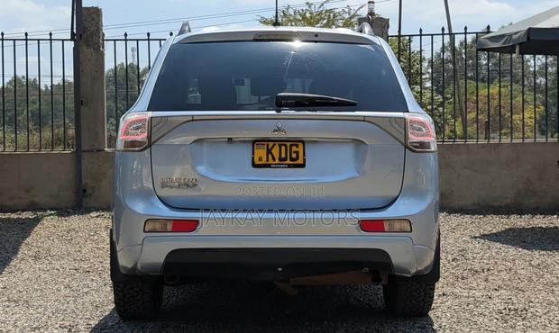 Mitsubishi Outlander 2.0 PHEV AWD 2014 Blue