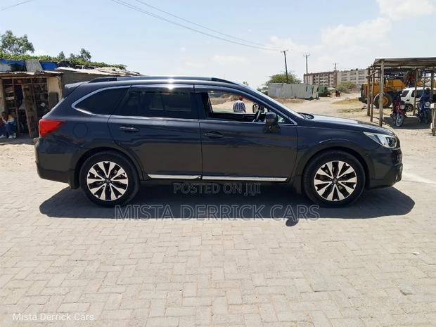 Subaru Outback 2017 Black