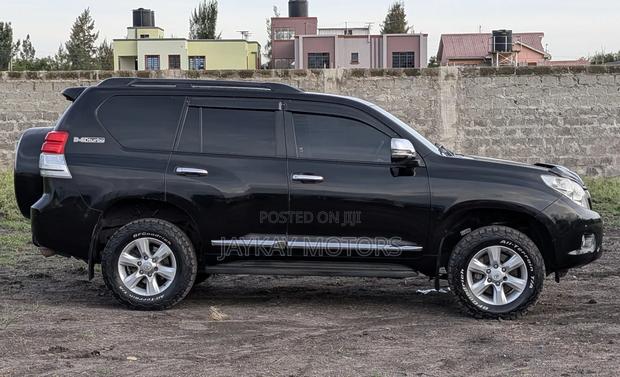 Toyota Land Cruiser Prado 2012 Black