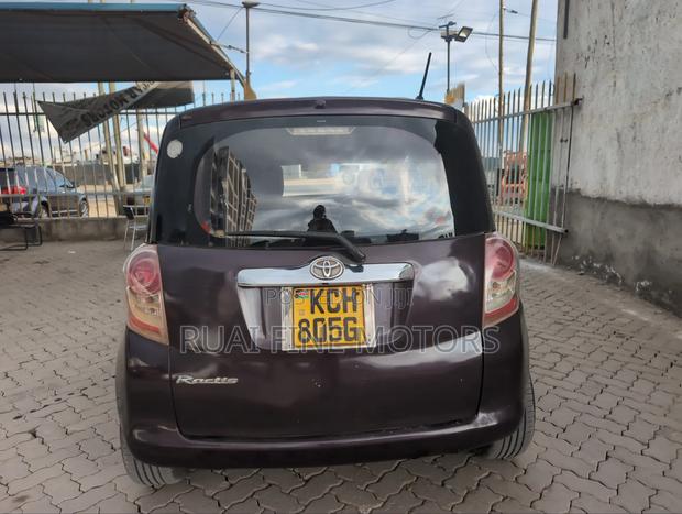Toyota Ractis 2009 Maroon