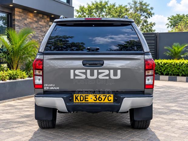 Isuzu D-MAX 2022 Gray