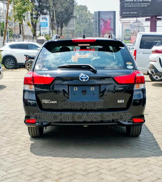 Toyota Corolla Fielder 1.5 Hybrid FWD 2020 Black