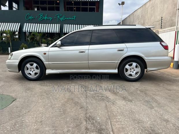 Subaru Legacy 2001 Gold