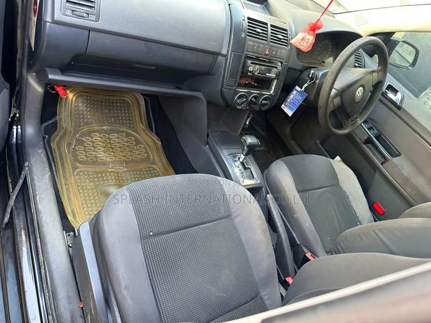Volkswagen Polo 2009 Black