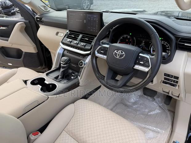 Toyota Land Cruiser Prado 2.8 2023 Black