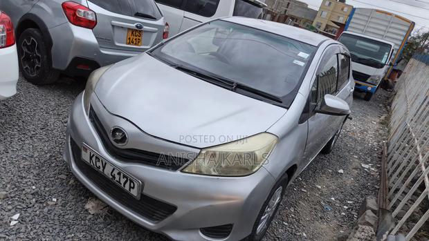 Toyota Vitz 2013 Silver