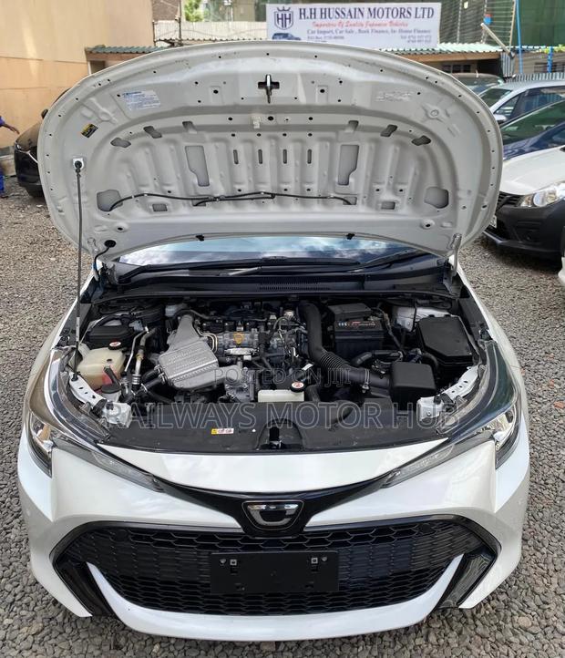 Toyota Corolla Touring 2019 White