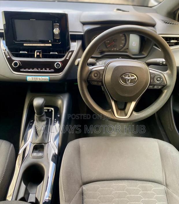 Toyota Corolla Touring 2019 White