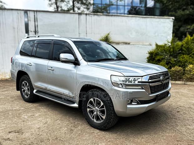 Toyota Land Cruiser 2018 Silver