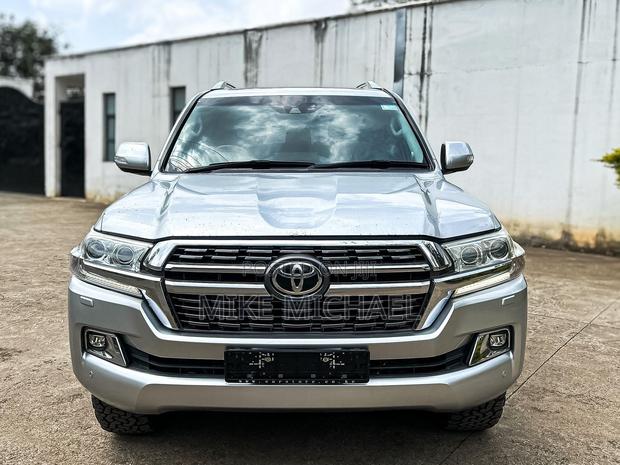 Toyota Land Cruiser 2018 Silver