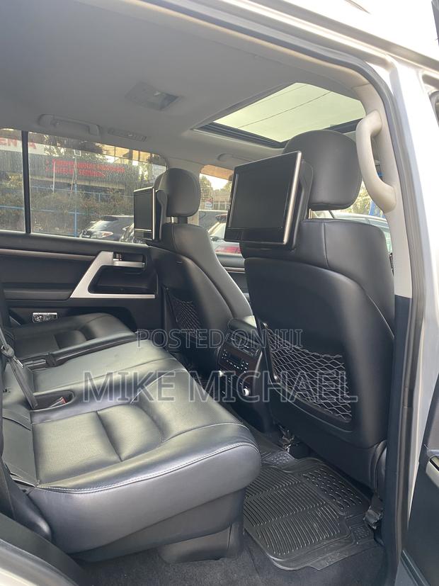 Toyota Land Cruiser 2018 Silver