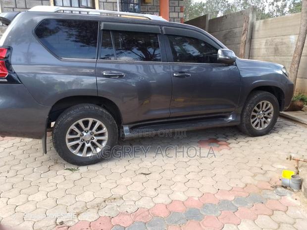 Toyota Land Cruiser Prado 2.8 2021 Gray